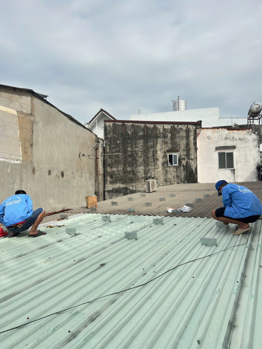 Thi công lắp đặt hệ thống năng lượng mặt trời