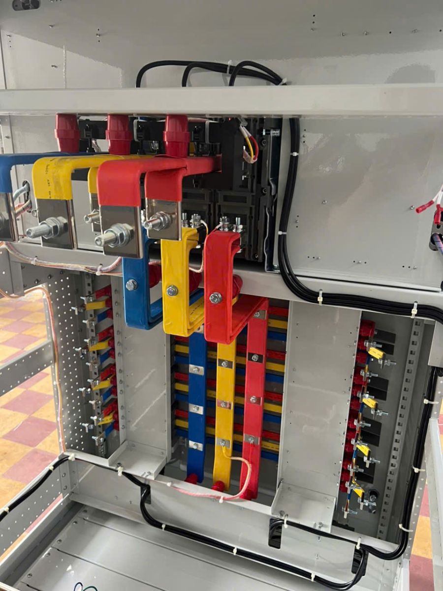 Thi Công Tủ Điện Công Trình: Bảng Giá & Kinh Nghiệm Uy Tín