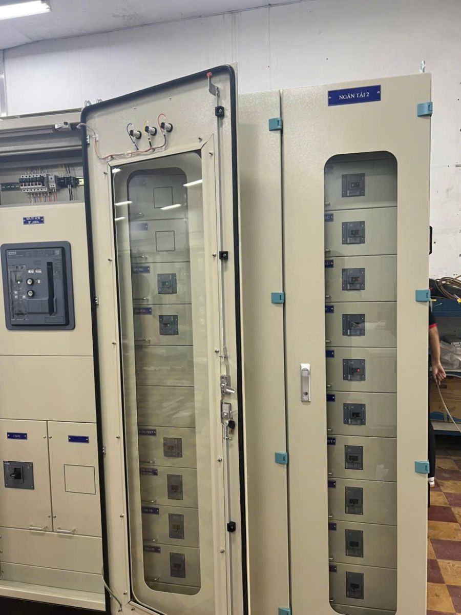 Thi Công Tủ Điện Công Trình: Bảng Giá & Kinh Nghiệm Uy Tín