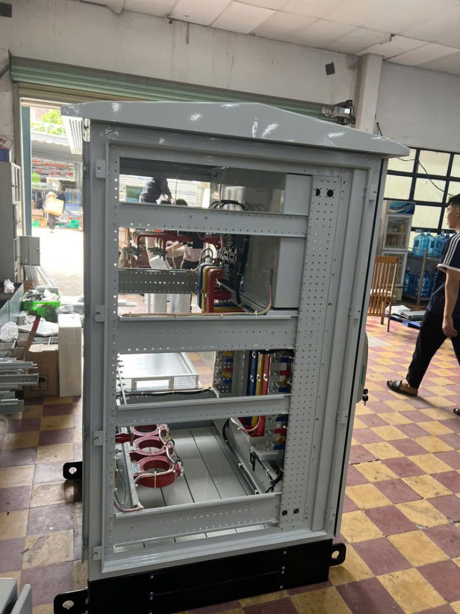 Thi Công Tủ Điện Công Trình: Bảng Giá & Kinh Nghiệm Uy Tín