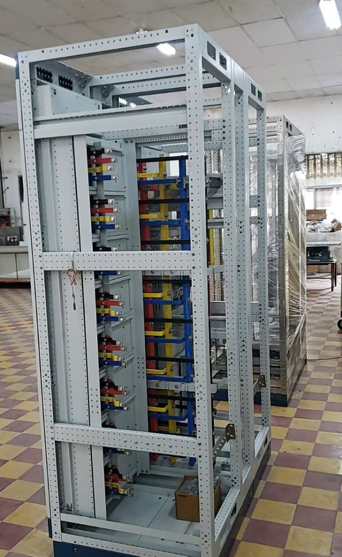 Thi công tủ điện
